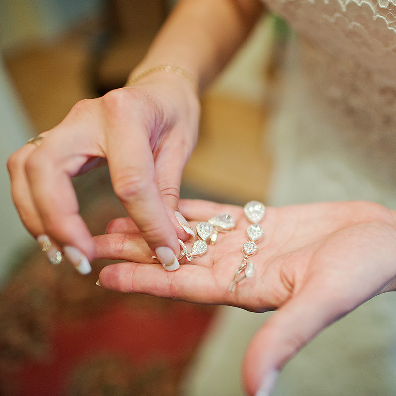 Choosing Pearl Earrings That Elevate Looks