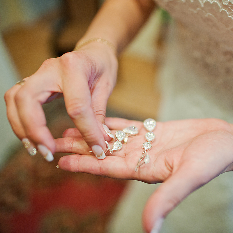 Choosing Pearl Earrings That Elevate Looks